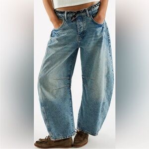 We The Free Good Luck Mid-Rise
Barrel Jeans